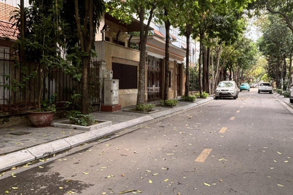 Dịch Vọng Hậu, Cầu Giấy, Hà Nội với diện tích 246m² LH 0889127186