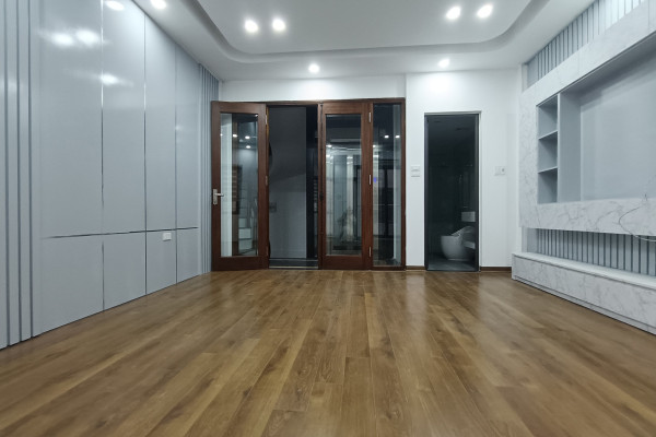 BÁN NHÀ KINH DOANH – Ô TÔ VÀO NHÀ – PHỐ LẠC LONG QUÂN